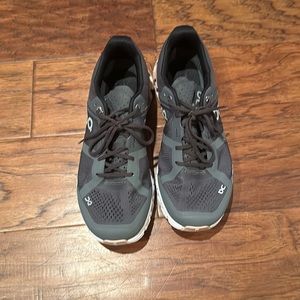 On Cloudflow Rock/Rose 7.5